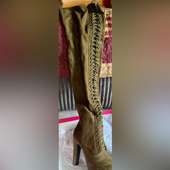 Over the knee heeled boot size 7.5 wide calf NWT - Picture 5 of 5